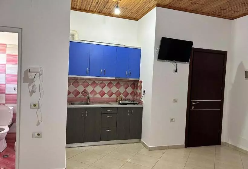 پانسیون Guesthouse Dollomaja Ksamil