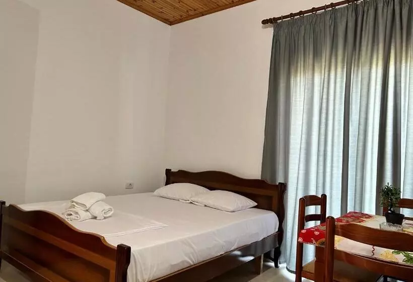 پانسیون Guesthouse Dollomaja Ksamil