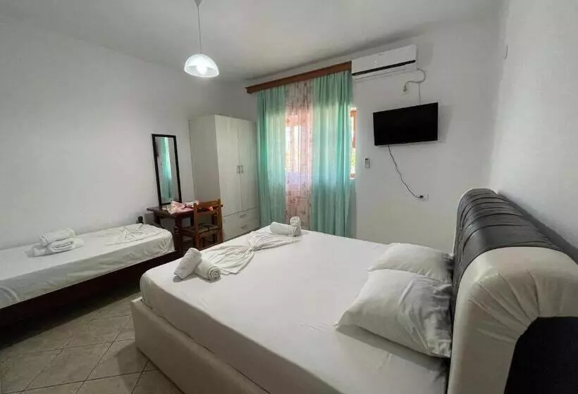 پانسیون Guesthouse Dollomaja Ksamil