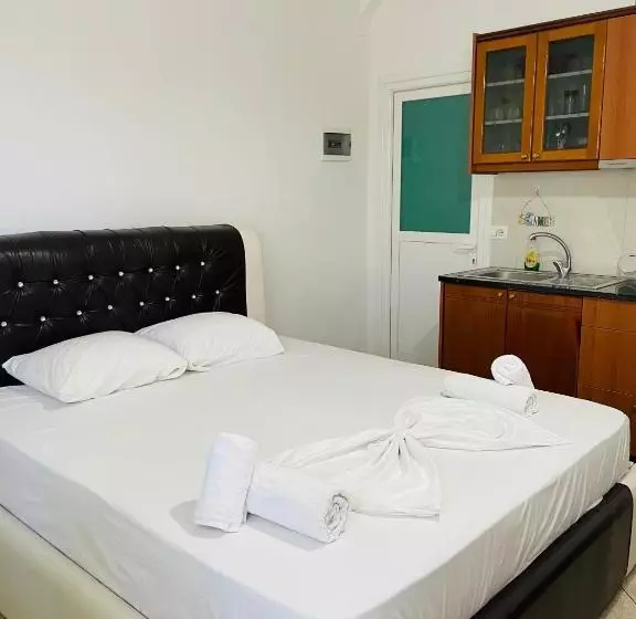 پانسیون Guesthouse Dollomaja Ksamil