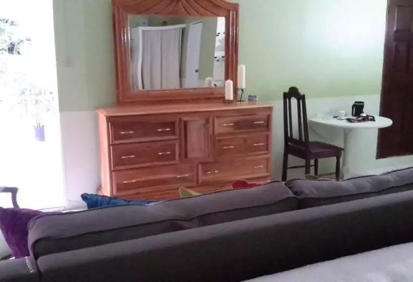 پانسیون Lorenton Hideaway