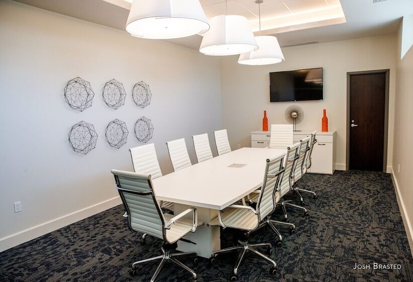 Alder Hotel Uptown New Orleans