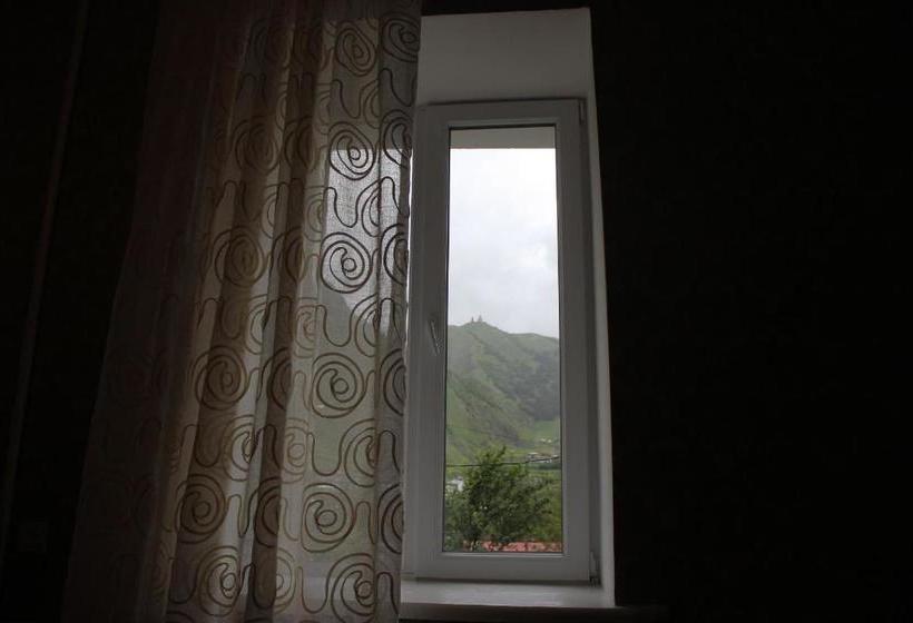 پانسیون Inga Guest House