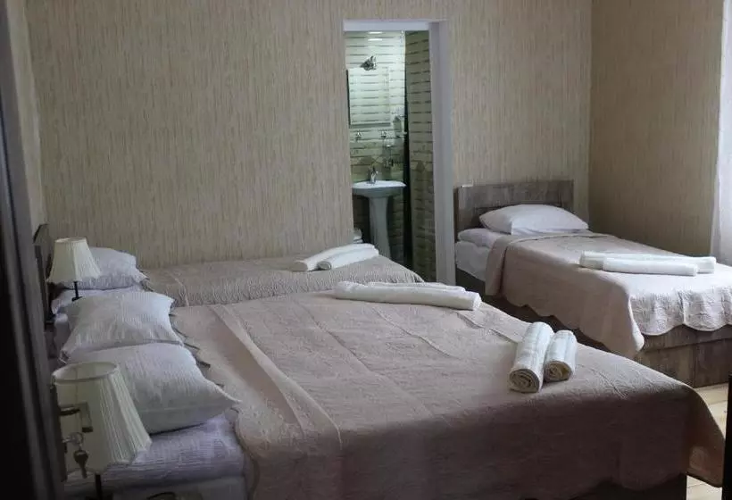 پانسیون Inga Guest House