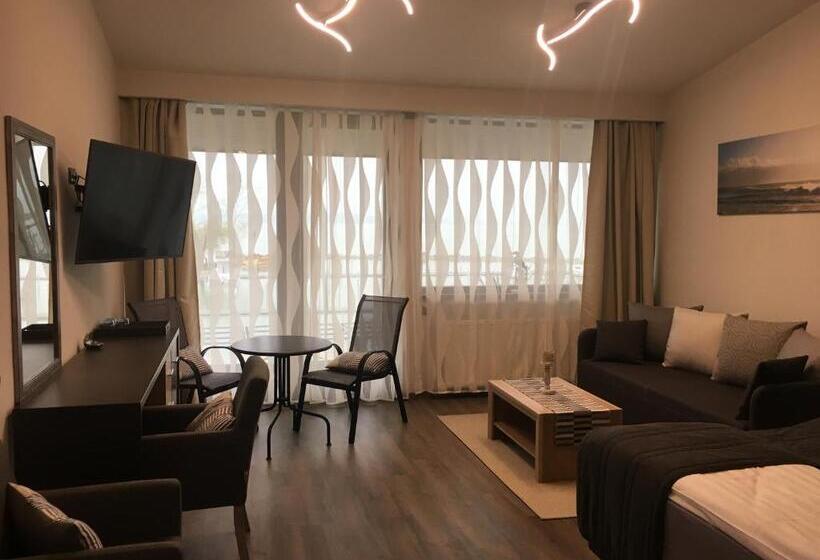 פנסיון Calypso Lakeside Rooms & Lux Apartments