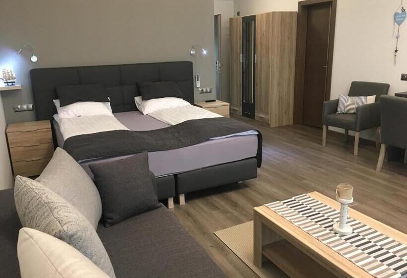 פנסיון Calypso Lakeside Rooms & Lux Apartments