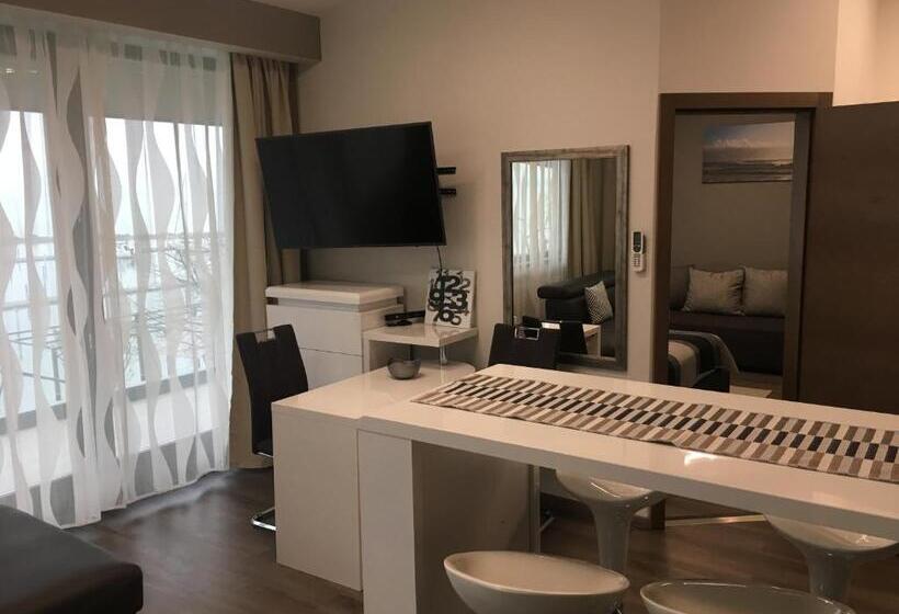 פנסיון Calypso Lakeside Rooms & Lux Apartments