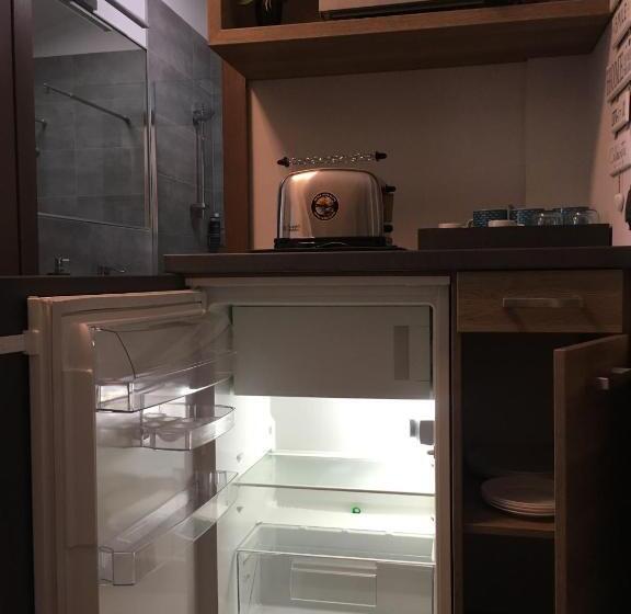 פנסיון Calypso Lakeside Rooms & Lux Apartments