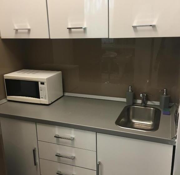 פנסיון Calypso Lakeside Rooms & Lux Apartments