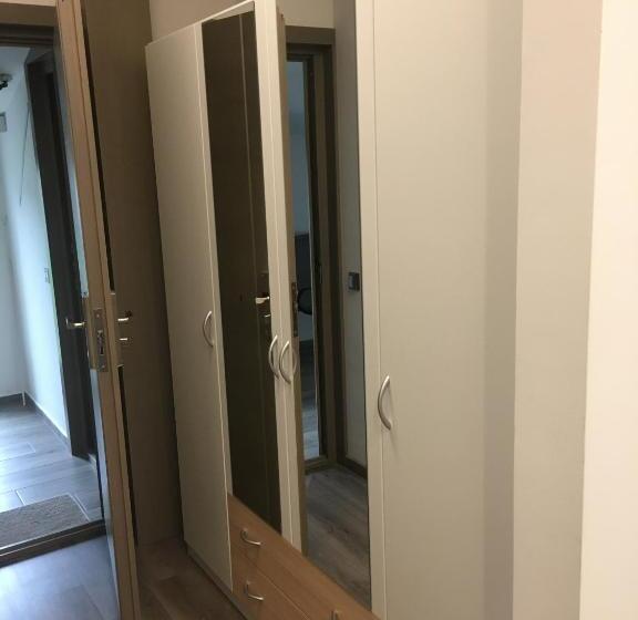 פנסיון Calypso Lakeside Rooms & Lux Apartments