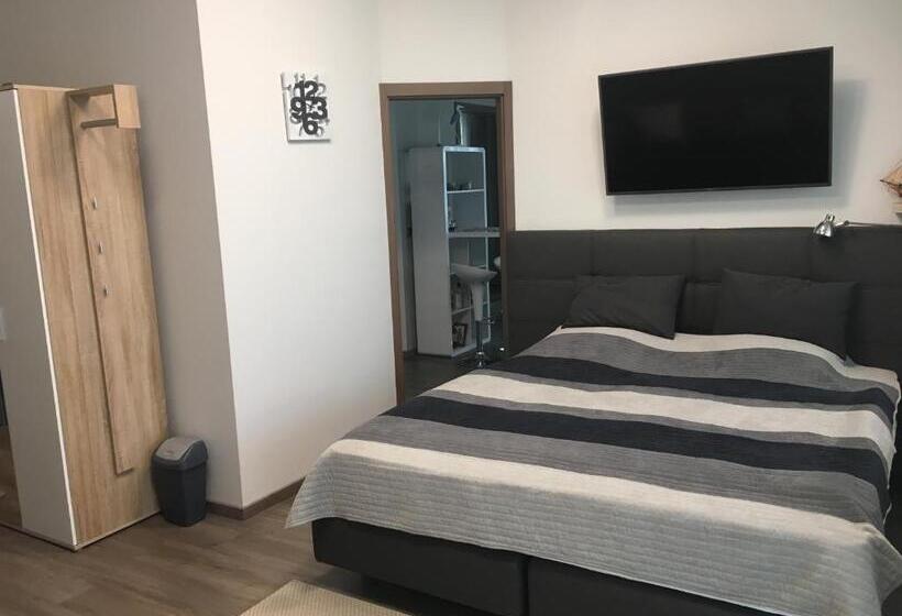 פנסיון Calypso Lakeside Rooms & Lux Apartments