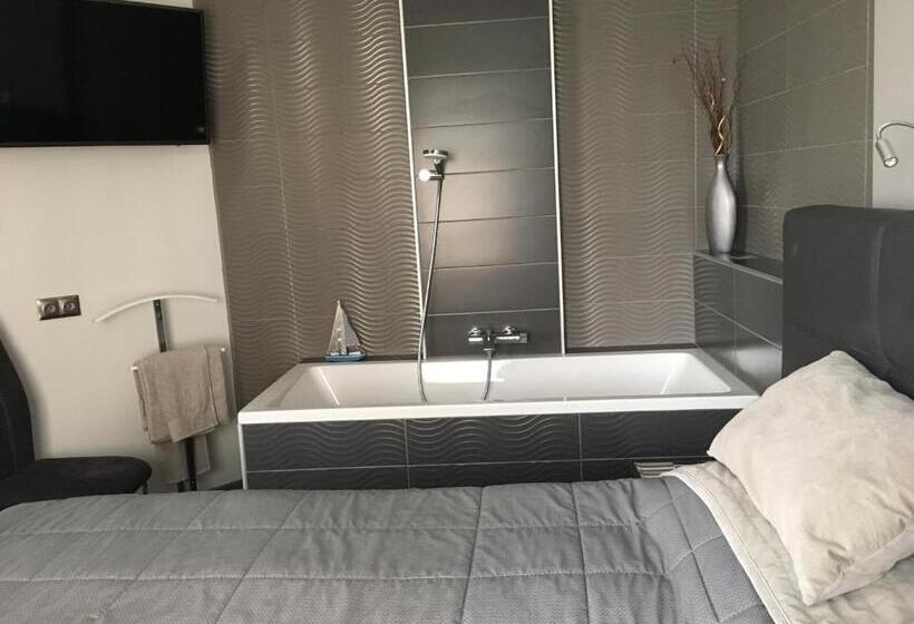 פנסיון Calypso Lakeside Rooms & Lux Apartments