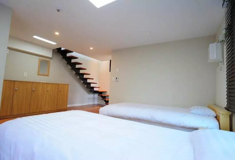 Majatalo Hannah Guesthouse