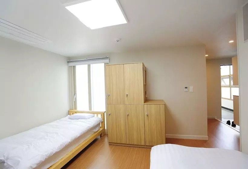 Majatalo Hannah Guesthouse