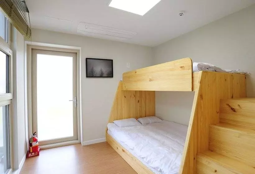 Majatalo Hannah Guesthouse