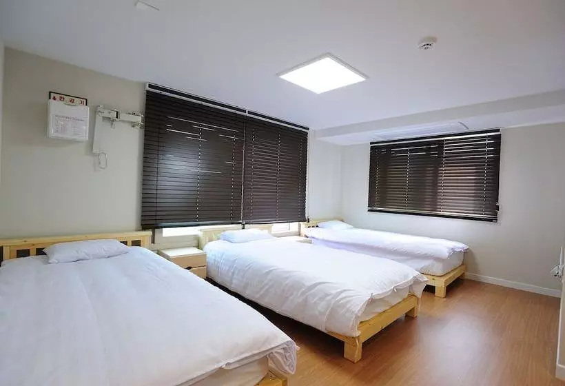 Majatalo Hannah Guesthouse