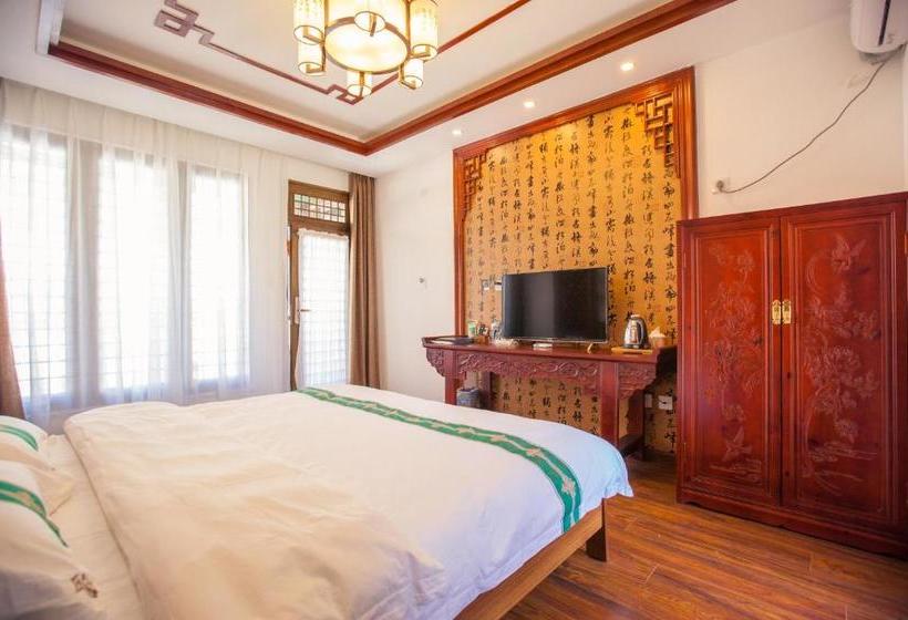 펜션 Hidden Creek Inn