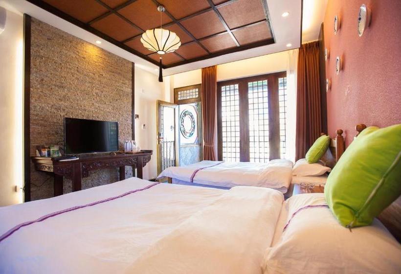 펜션 Hidden Creek Inn