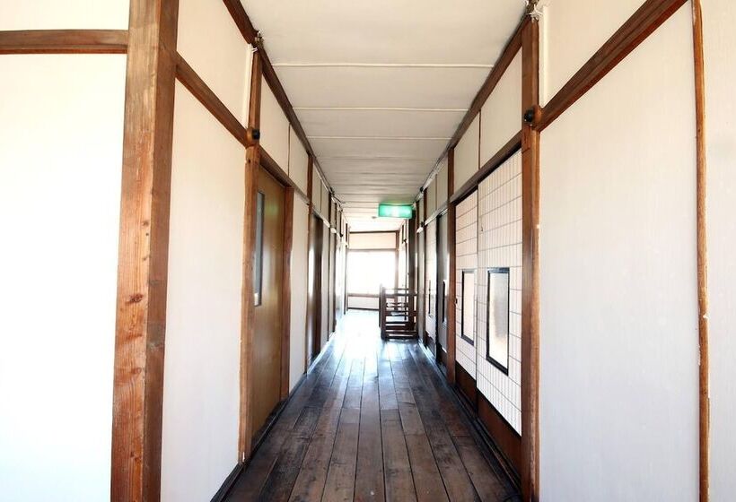 펜션 Kushiro Guesthouse Cook A Doodle Doo Hostel