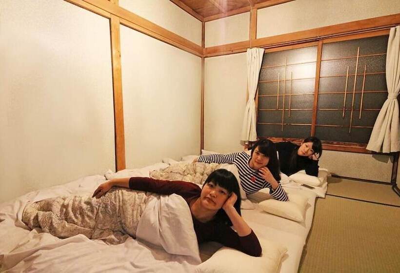 펜션 Kushiro Guesthouse Cook A Doodle Doo Hostel