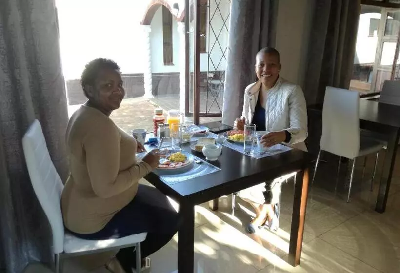 Majatalo Villa Tropicana  South Africa