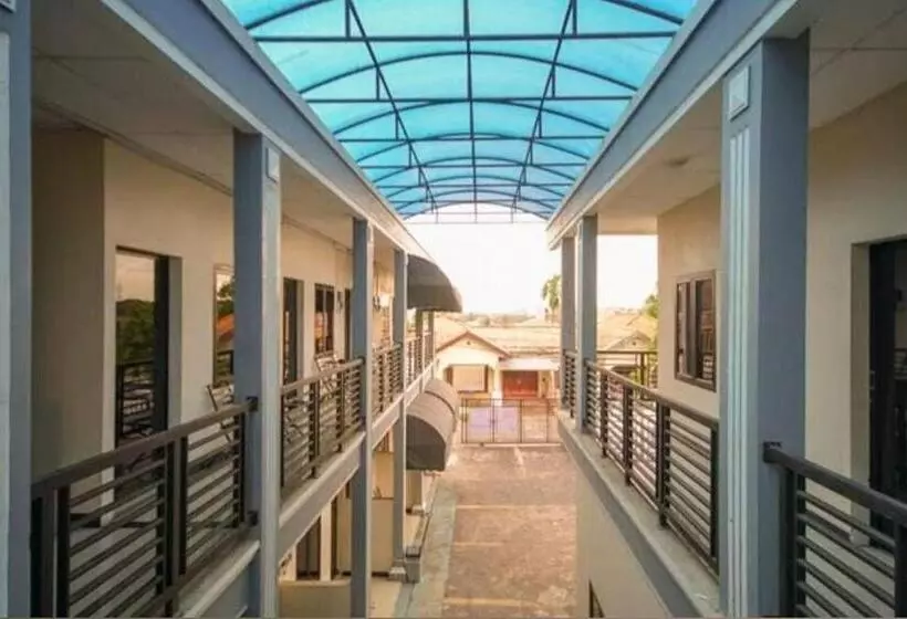 ホテル Wisma Merdeka Syariah Redpartner