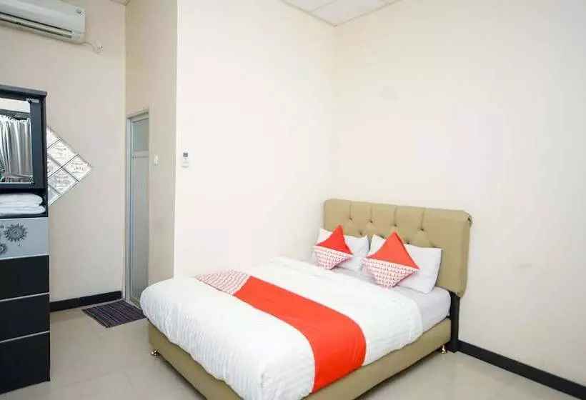 ホテル Wisma Merdeka Syariah Redpartner
