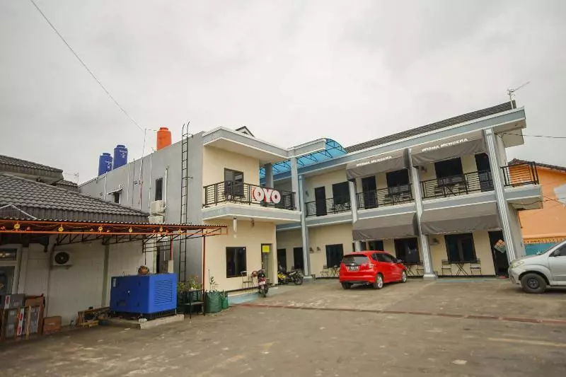ホテル Wisma Merdeka Syariah Redpartner