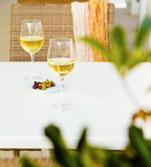 בית מלון כפרי Sunprime Ayia Napa Suites Adults Only