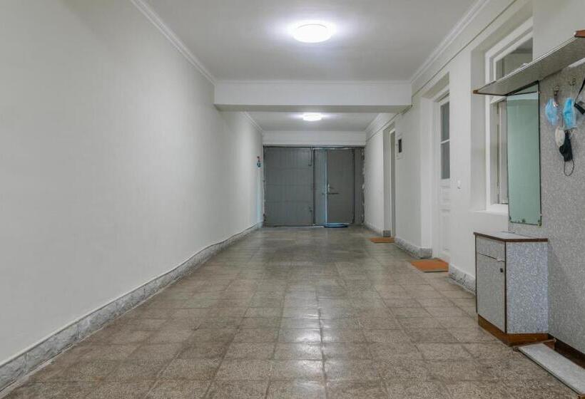 پانسیون Anna's Guest House