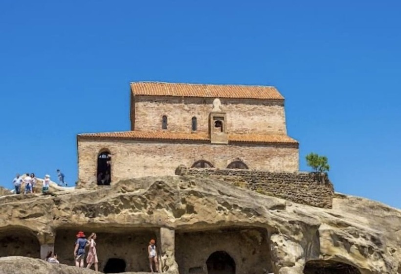 پانسیون Anna's Guest House