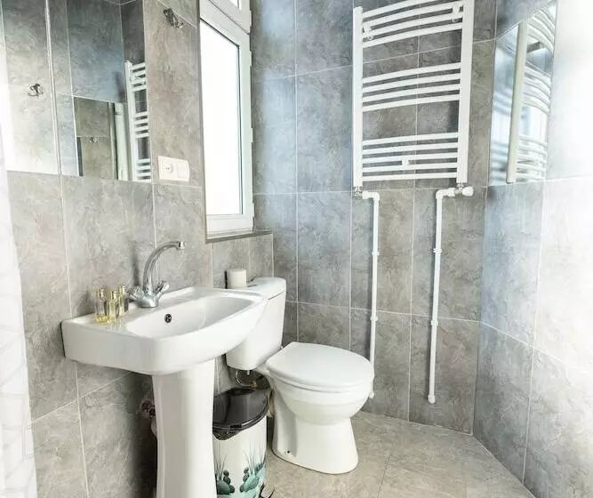 پانسیون Anna's Guest House