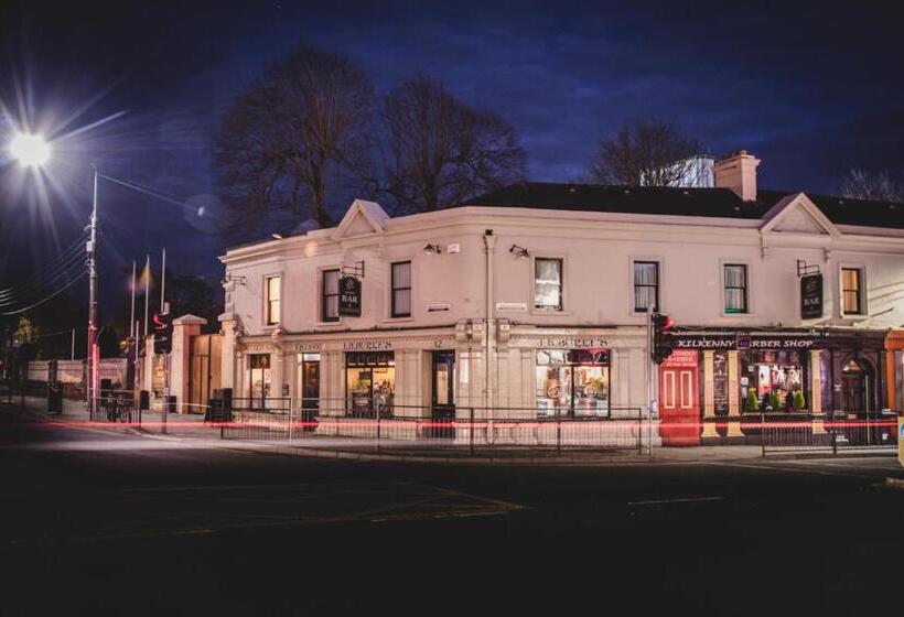 پانسیون Jbs Bar & Guest Accommodation