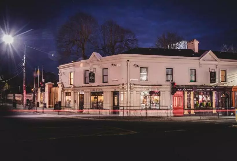 پانسیون Jbs Bar & Guest Accommodation