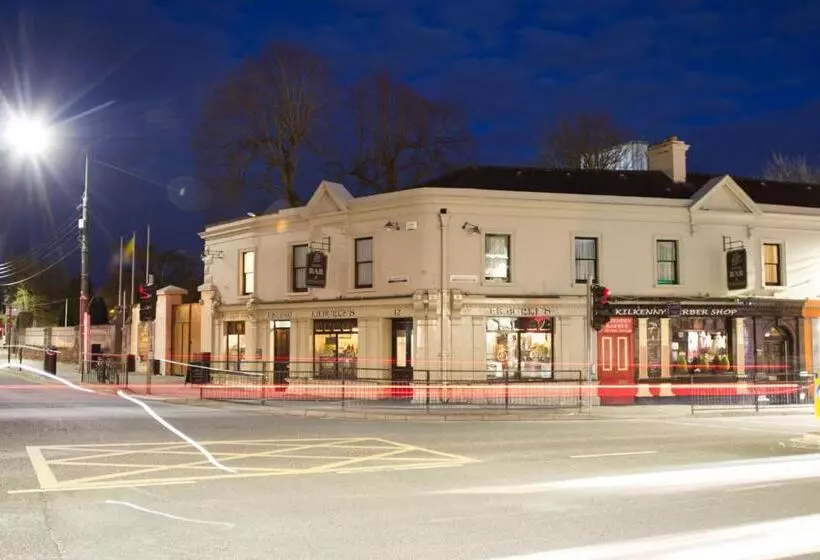 پانسیون Jbs Bar & Guest Accommodation