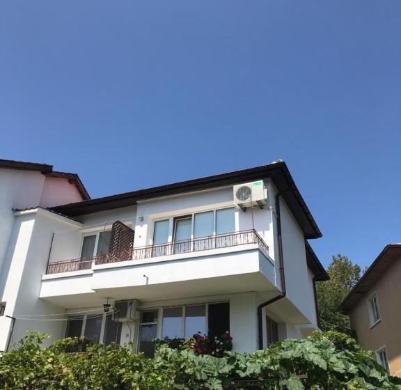 پانسیون Kavakka