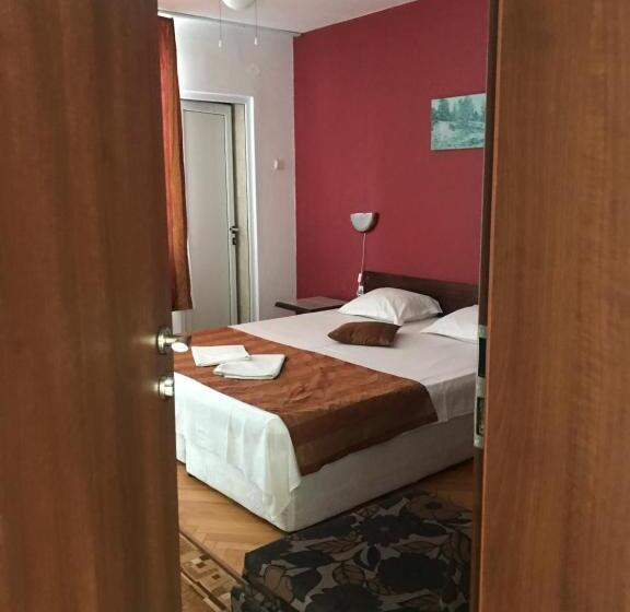 پانسیون Kavakka