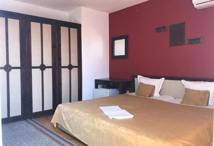 پانسیون Kavakka