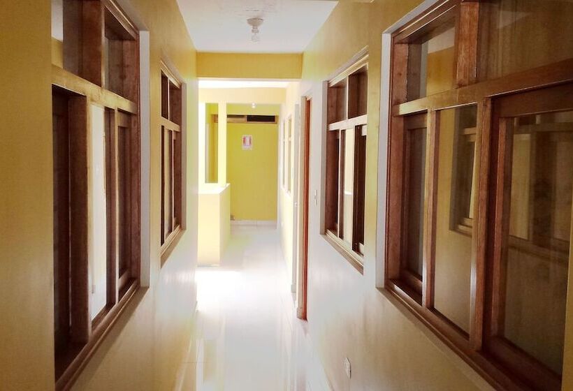 호스텔 Hostal Rosales