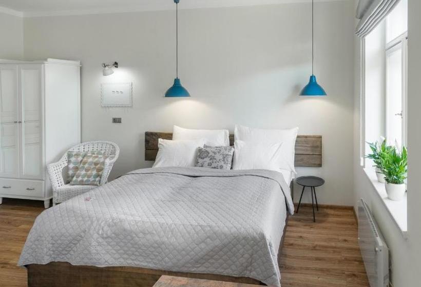 Mordecai Twelve Apartments By Prague Residences