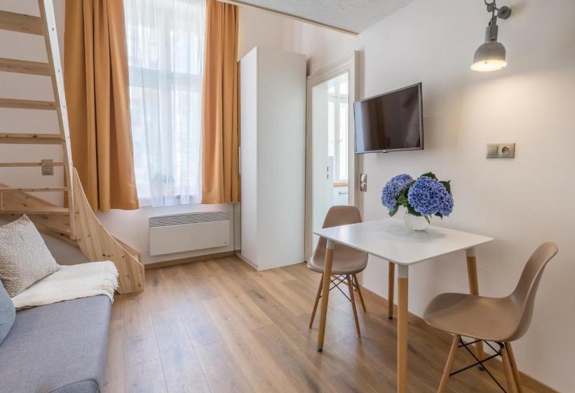 Mordecai Twelve Apartments By Prague Residences