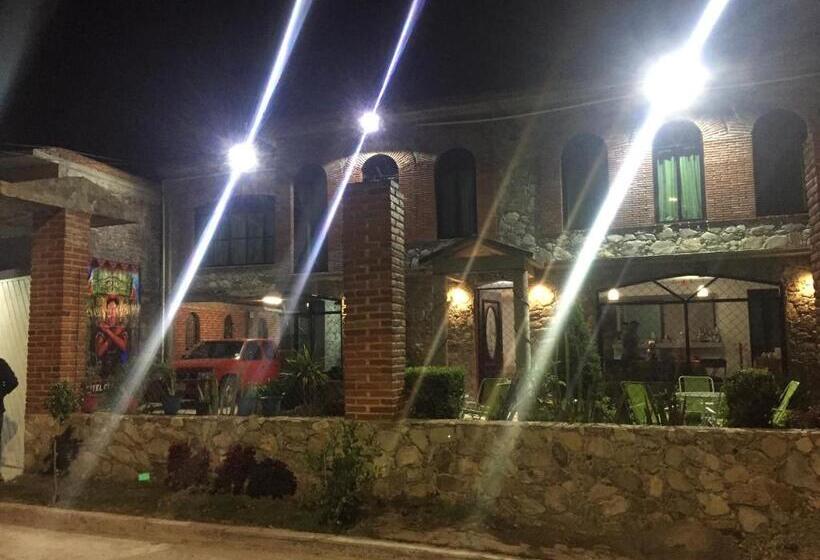 بنسيون Coatlicue