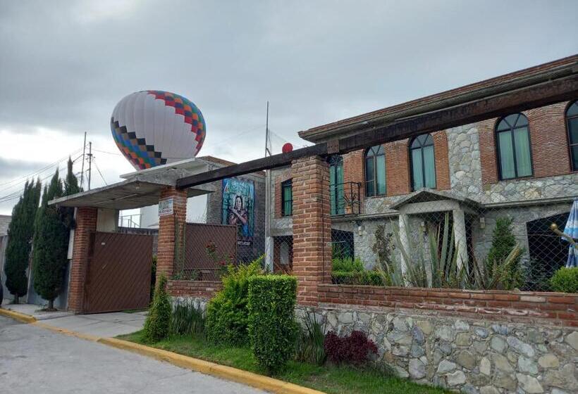 بنسيون Coatlicue