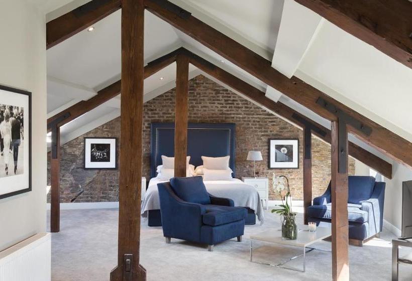 פנסיון Giles Norman Gallery & Townhouse