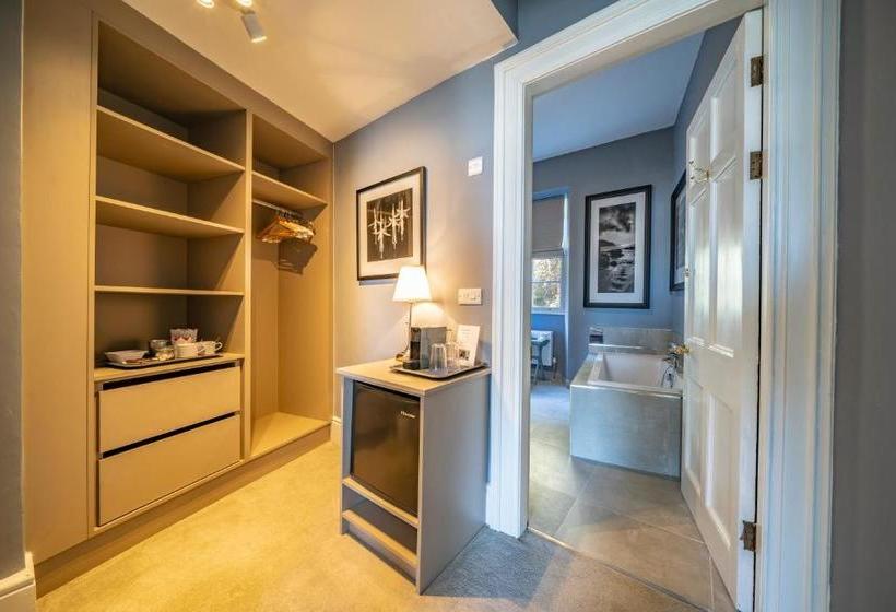 פנסיון Giles Norman Gallery & Townhouse