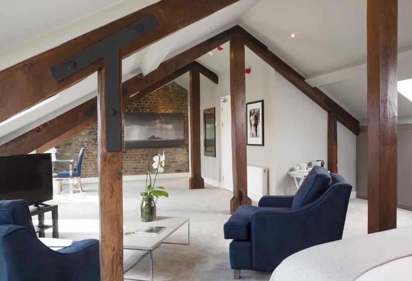 פנסיון Giles Norman Gallery & Townhouse