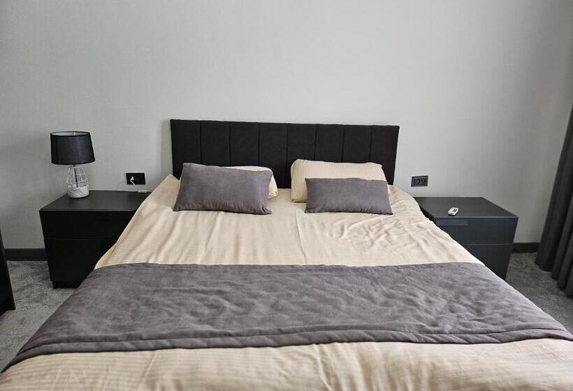 بنسيون Guest House Rohat Lux