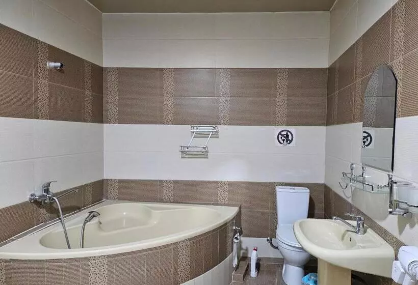 Majatalo Guest House Rohat Lux