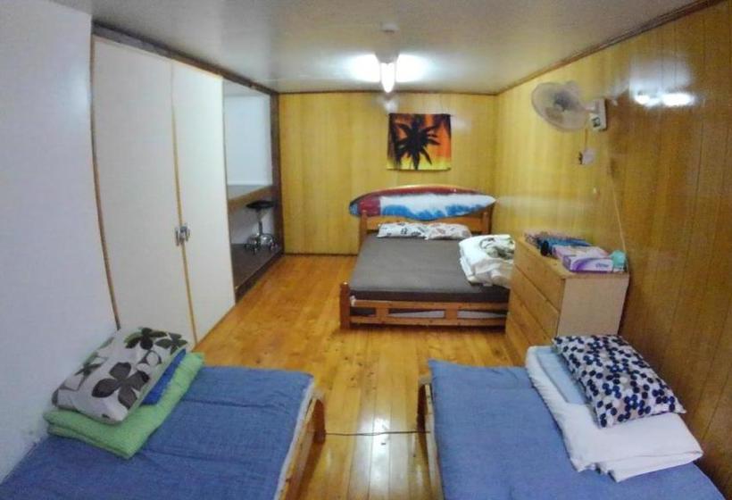 Pensió Tropical Surf House Okinawa