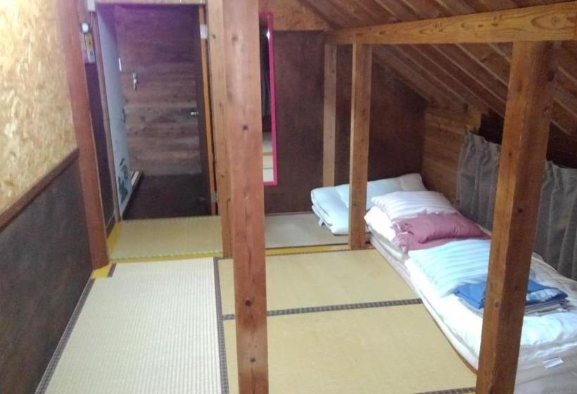 Pensió Tropical Surf House Okinawa